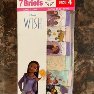 Girls briefs size 4